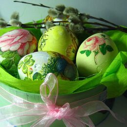 Обои с лентой, праздником, праздниками, пасхой, коробкой, весной, бантом, яйцой, вербой - скачать