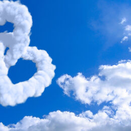Обои с сердце, облакой, художественными, небо, синим, любовь, природой - скачать