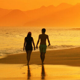 Обои с оранжевым цвет), люди, фотографии, океаном, пляжем, любовь - скачать