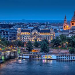 Обои с городом, сделано человекомом, цепноем мостом, городскоем пейзажем, вечером, будапештом, мостом, городой, венгрией, ночью - скачать