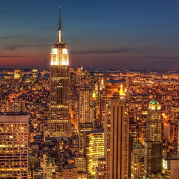 Обои с зданими, нью йорком, сделано человекомом, городскоем пейзажем, небоскрёбом, светом, ночью, городом, манхэттеном, архитектурой, городой - скачать